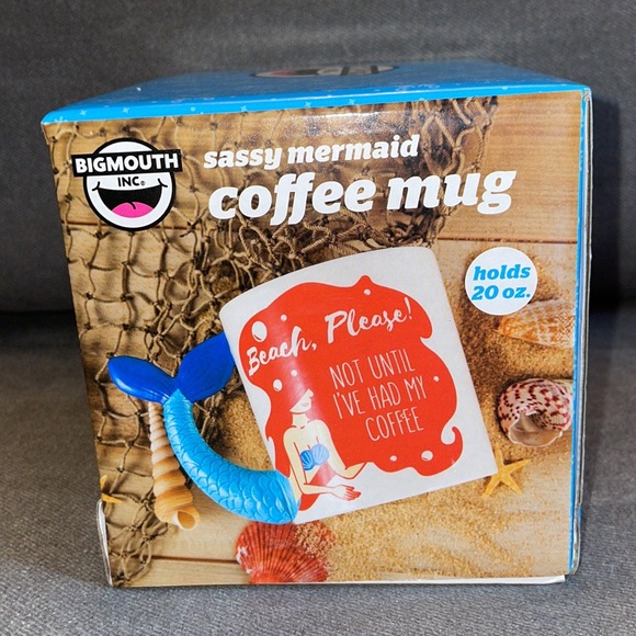 NEW Mermaid coffee mug. Holds 20 oz. - Picture 3 of 5